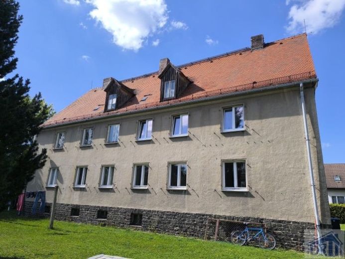 Charmantes Mehrparteienhaus in idealer Lage
Sanierungsobjekt mit viel Potenzial – Foto 1