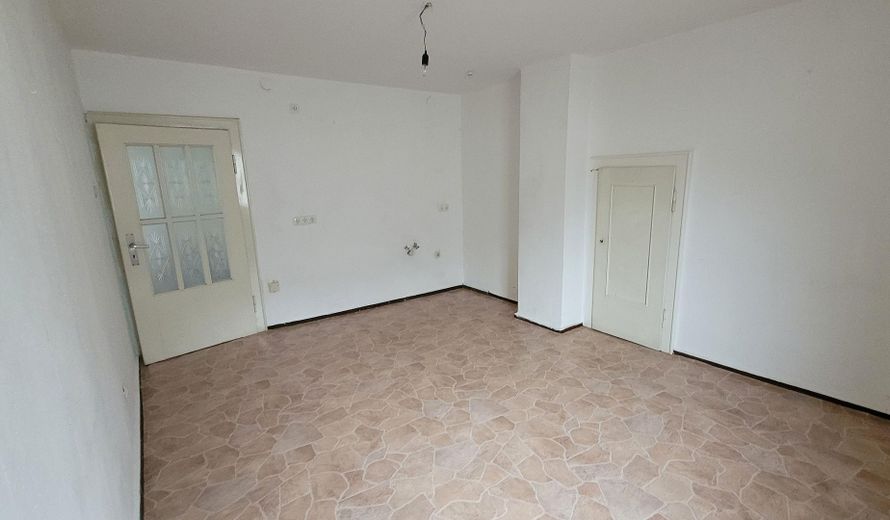 Landhaus, vielseitig nutzbar, 380 qm Wohn- und Nutzfläche,  für große Familien oder Gruppen – Küche OG1