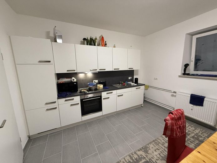 WG-Zimmer in 3er-WG mit Küche, zwei Bädern und Terrasse – Photo 3