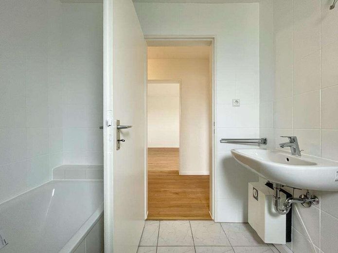 Mieszkanie 3-pokojowe – Makenhofstraße 4, Marbach am Neckar – Bad