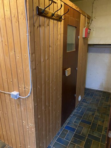 Casa a schiera di testa in posizione residenziale tranquilla a Untereisesheim – Sauna