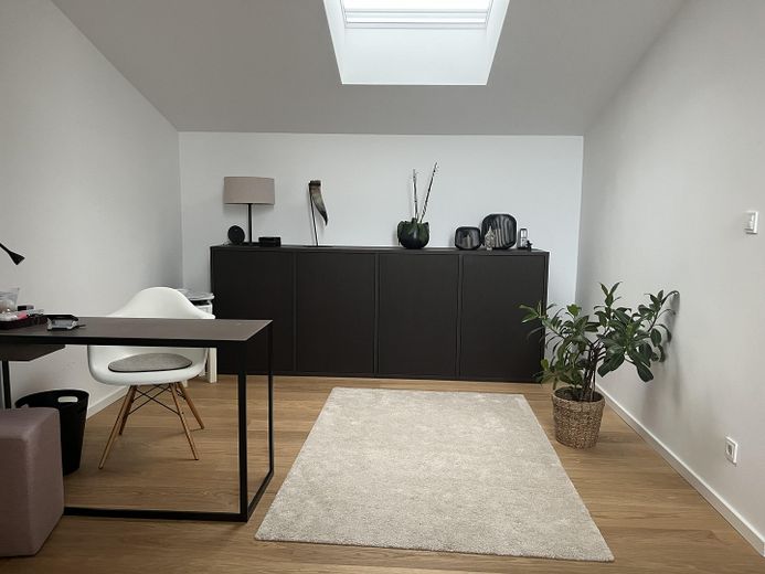 Traumhaftes Einfamilienhaus, vollständig saniert, Mainz-Drais – Büro