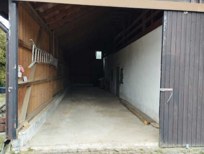 Modernisiertes Landanwesen mit Pferdehaltung | 250 m² | 4.000 m² – Stall/Tor