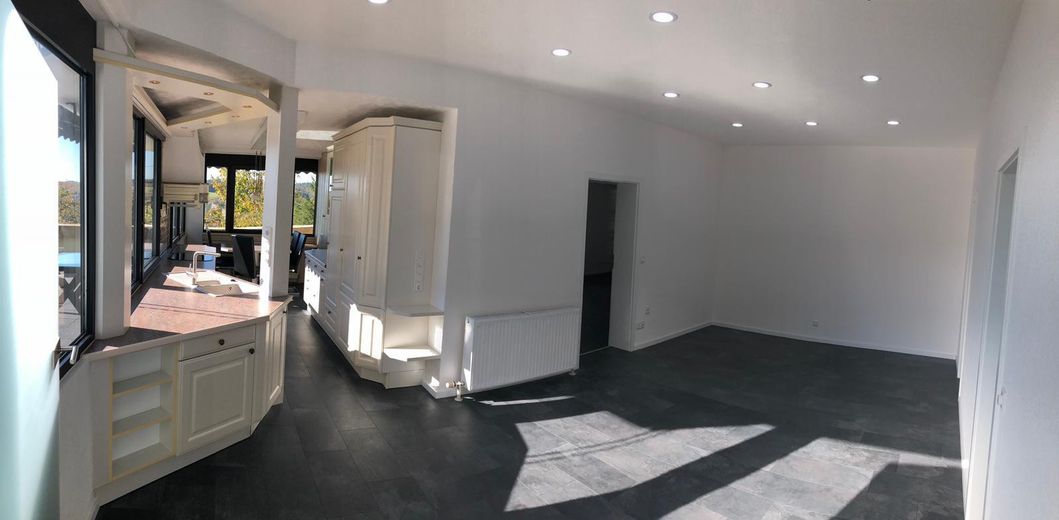 Eingang - Wohnraum mit off.Küc