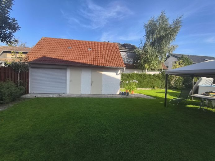 Freistehendes Zweifamilienhaus in Rumpenheim 7,5 Zimmer, 3 Bäder, gr. Garten, Garage, Ausbau möglich – Garage/Werkstatt