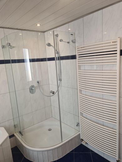 Piso de cuatro habitaciones con terraza en Fellbach – Foto 14