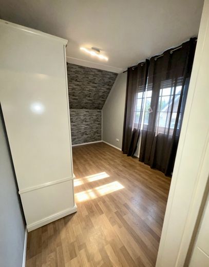PROVISIONSFREI: Gepflegte DHH IN ERKELENZ-LÖVENICH – Kinderzimmer 1