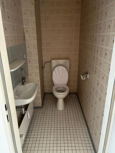 Licht 3-kamerappartement op de bel-etage met tuingedeelte in Germering – Separate Toilette