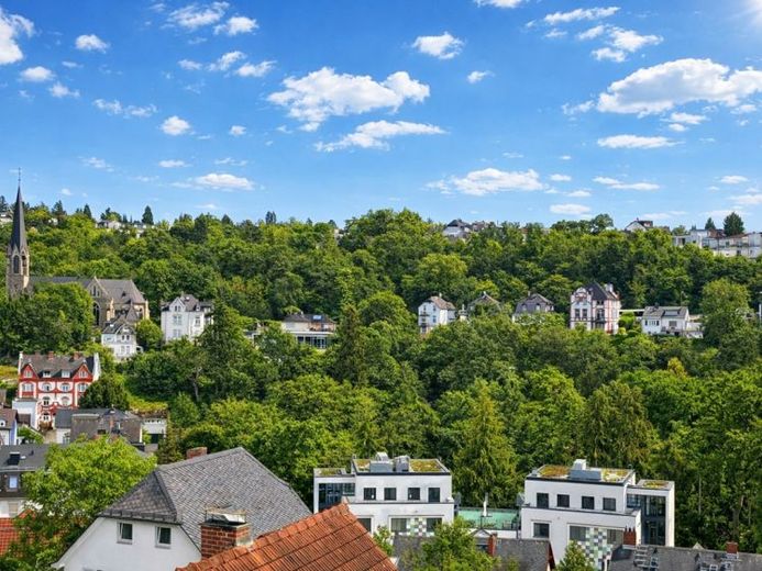 Über den Dächern von Sonnenberg!
Freistehendes Haus mit viel Platz in Wiesbadens Top Wohnlage! – Foto 1