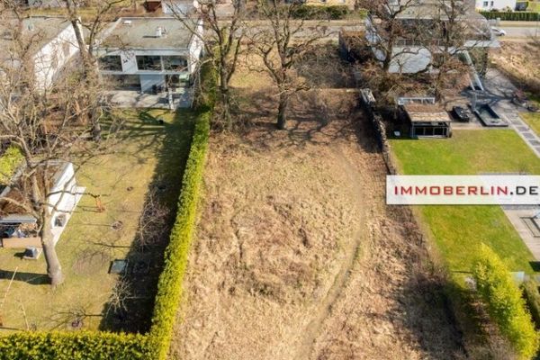 IMMOBERLIN.DE - Ausgezeichnetes Baugrundstück in familiärer Lage im Berliner Speckgürtel