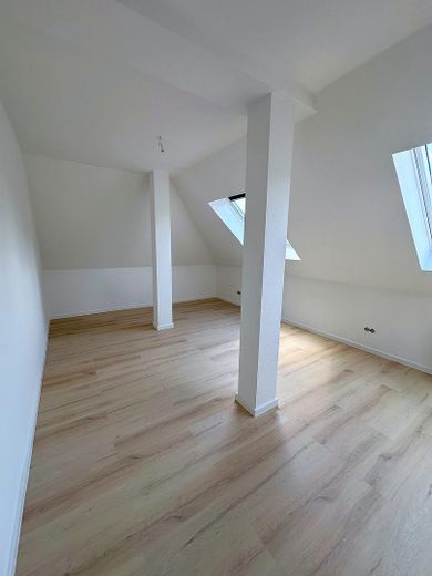 Ruhig wohnen nahe dem See: Helle 3-Zimmer-Dachgeschoss-Wohnung mit Balkon in Zossen – Kinderzimmer