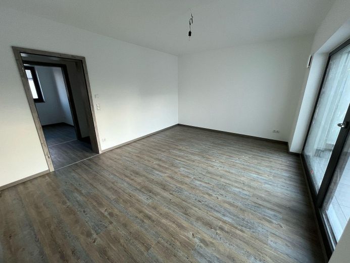 Barrierefreie 2-Zimmer Wohnung mit Aufzug (KfW 55) – Wohnzimmer