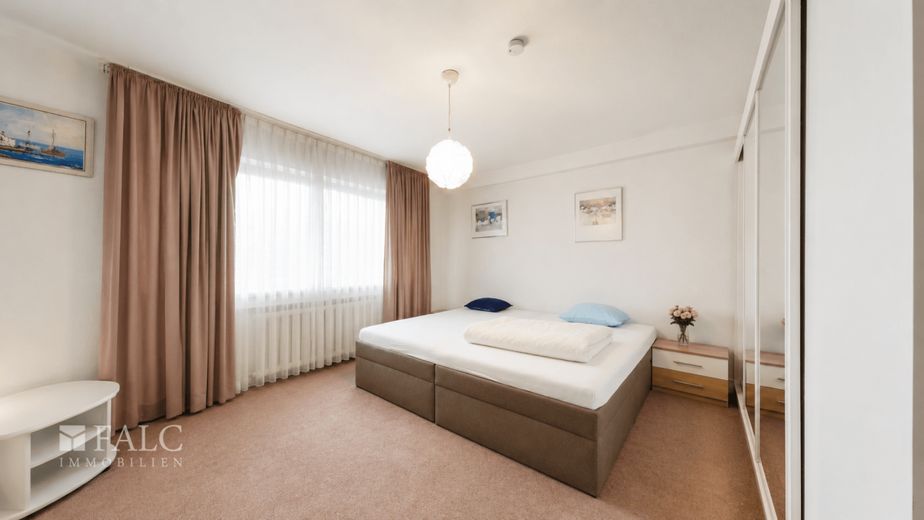 Großzügiges Landhaus mit separaten Apartmentbereichen – Schlafzimmer Einliegerwohnung
