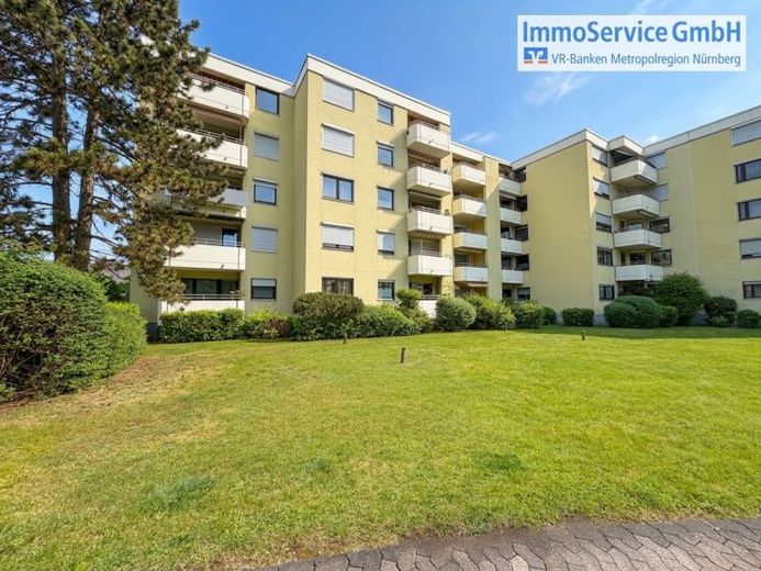 Appartement en copropriété bien entretenu de 3,5 pièces au 4e étage avec balcon et ascenseur – Photo 1