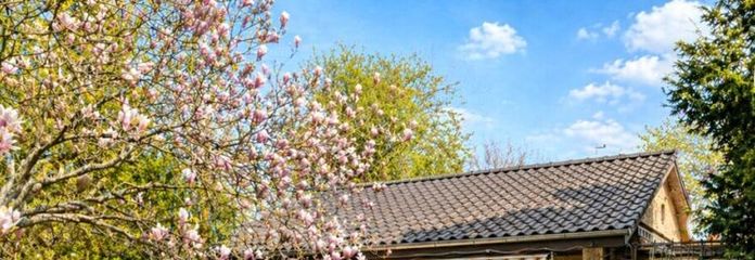 Bungalow in Berlin-Karow mit Keller, Garage, 1.006 m² Grundstück im Angebotsverfahren