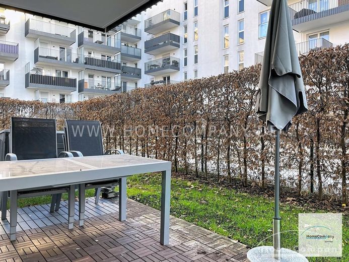 Moderno appartamento arredato con 4 locali, terrazza e giardino – 7e6d8b8a3e786393b7bad38451eed21114c10b52.jpg