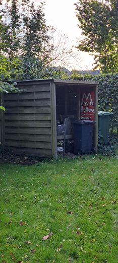 Kaminholzlagerschuppen