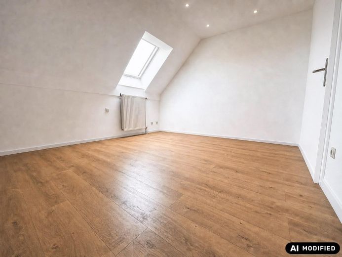 Yüksek kaliteli yenilenmiş 3 odalı çatı katı dairesi - Balkon ve Wilkau-Haßlau, Zwickau şehir sınırında sakin konum – Arbeitszimmer