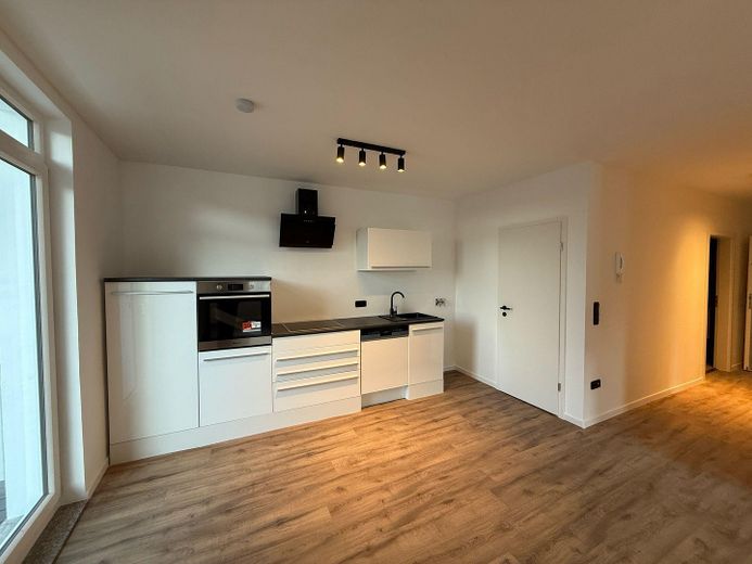 Beautiful 3-Room Apartment in Hof with Balcony and Kitchen – Photo 1