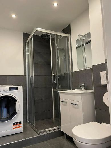 غرفة في شقة مشتركة في موقع مركزي ومع ذلك هادئ / Radolfzeller Straße 9, München / 5.OG / WE3054 / Zi.1 – Badezimmer