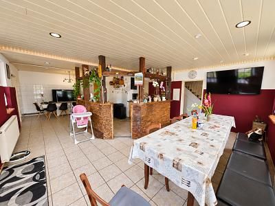 VIEL PLATZ FÜR FAMILIE UND ARBEIT – 1788682001_01dab09.jpg