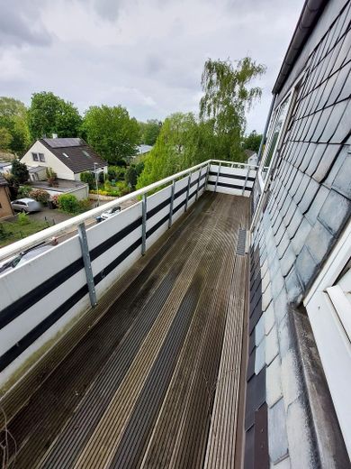Appartamento mansardato di 1 stanza con balcone esposto a sud a Erkrath-Unterfeldhaus – Balkon