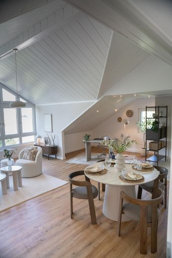 Dachgeschoss-Loft, 76 m² | Erstbezug nach Sanierung | Einbauküche | Homeoffice | provisionsfrei – फोटो 2