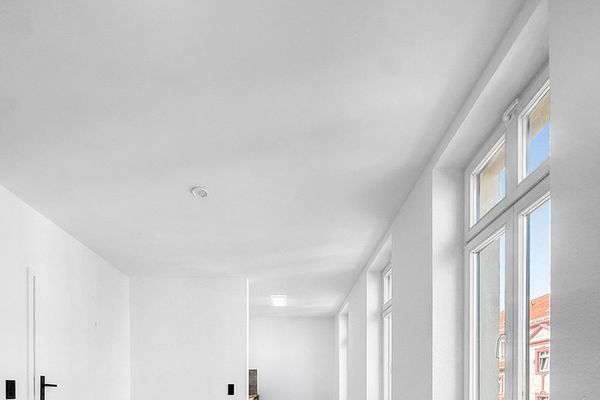 Prima occupazione dopo la ristrutturazione: appartamento luminoso con dotazioni moderne