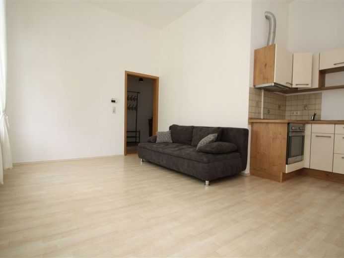 2 Raum im Zentrum Plauens mit Einbauküche – Foto 1