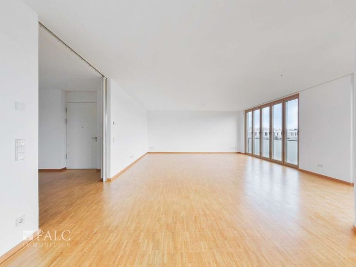 Wohnen über den Dächern Düsseldorfs - 124 m² Wohnkomfort mit Dachterrasse – Wohnzimmer