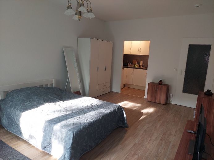Sonnige und komplett möblierte 1-Zimmerwohnung in Berlin-Steglitz – Foto 4