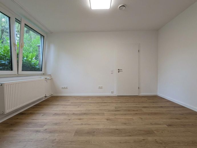 Pierwsze zamieszkanie po generalnym remoncie! Zmodernizowane 3-pokojowe mieszkanie na parterze z balkonem w Fischeln – Schlafzimmer