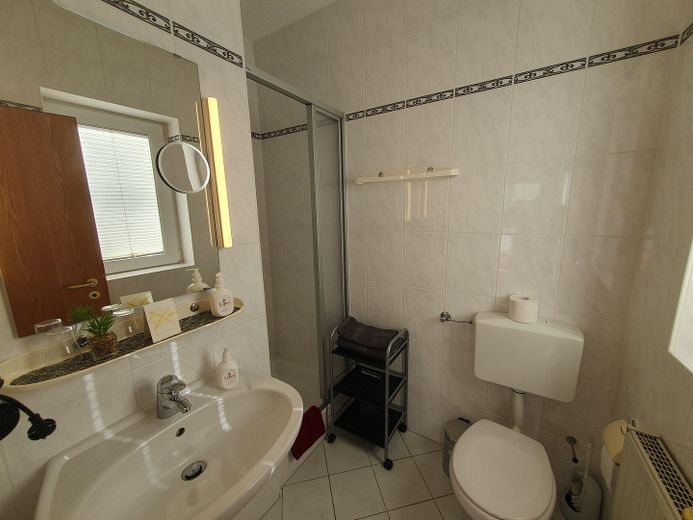 Bestehendes Apartmenthaus mit 19 Einheiten – etablierter Beherbergungsbetrieb in Zwingenberg – Photo 4