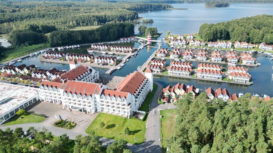 Casa de vacaciones con embarcadero propio en Hafendorf Rheinsberg – Hotelanlage, Blick auf den See