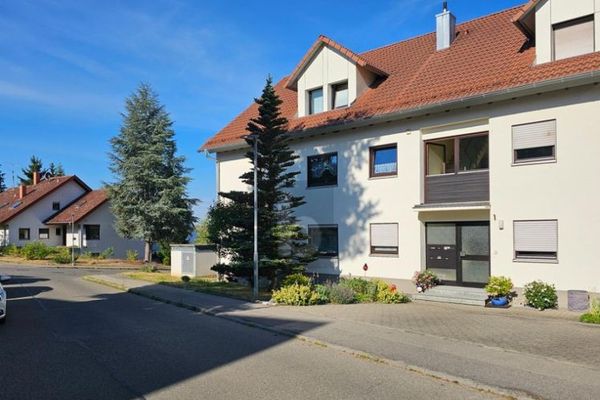 RUHIG GELEGEN MIT HERRLICHEM SCHLOSSBLICK