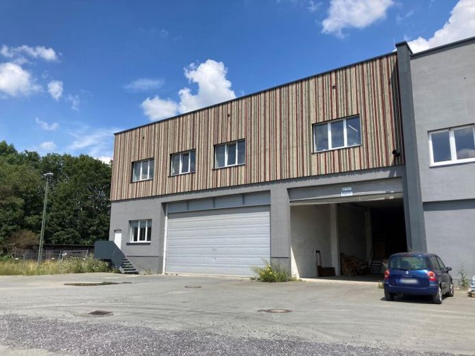 Großzügige Lagerfläche mit Ladebereich & kleinem Büro insgesamt ca. 1.920 m² - Kellergeschoss mit Rampe - LKW-Zufahrt – Foto 1