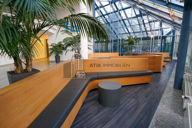ATIK: Repräsentative Büroflächen im YPSILON OFFICE in verkehrsgünstiger Lage – Foyer