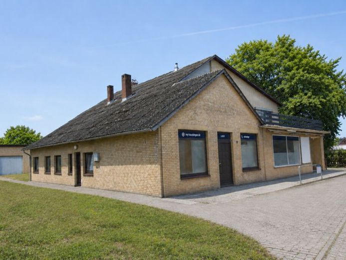 Mehrgenerationshaus mit Entwicklungspotenzial - zwei Wohneinheiten & Gewerbebereich – Foto 1