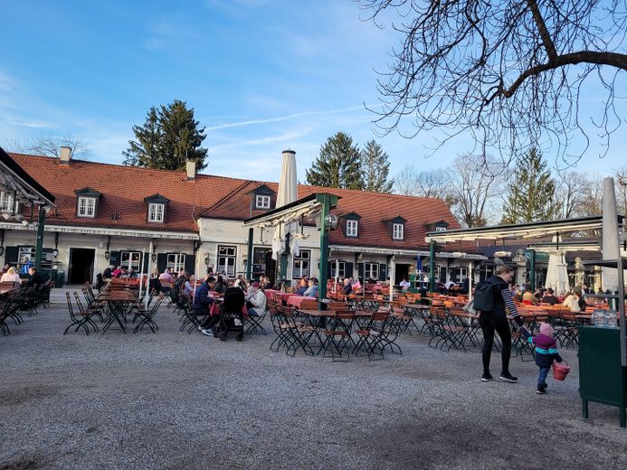 Biergarten im Hirschgarten
