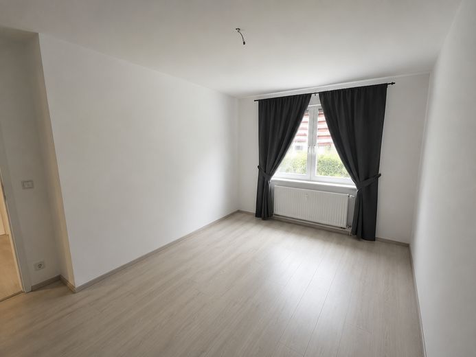 geräumige 3 Zimmer Wohnung mit Balkon und TG – Schlafzimmer