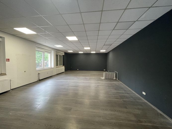 Commercial space in Kray with up to 7 parking spaces, window frontage, office, storage – Foto 3