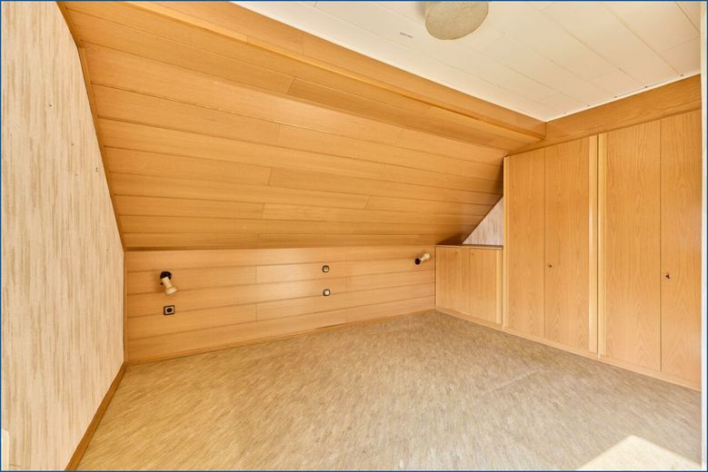 ** Ihr Eigenheim zum Gestalten ** älteres Einfamilienhaus mit zusätzlichem Bauplatz – Schlafzimmer 1