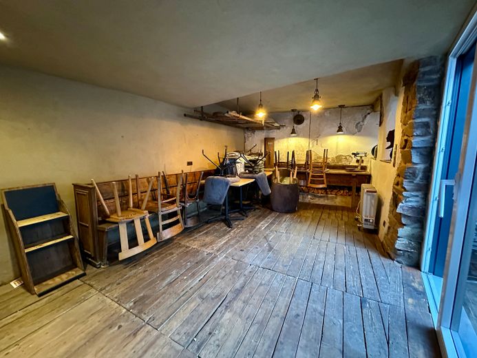 Accogliente caffè di paese cerca un gestore cordiale – Backes (warm im Winter)