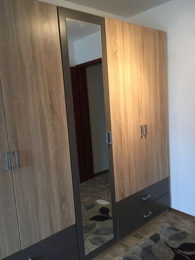 Schöne möblierte 2 ZKB Balkon Single-Wohnung in Pottum am Wiesensee – Schlafzimmer
