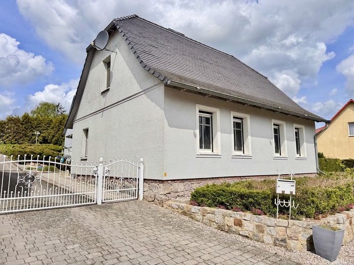 HORN IMMOBILIEN ++ geschmackvoll renoviertes Einfamilienhaus in Pampow bei Löcknitz. – Hausansicht