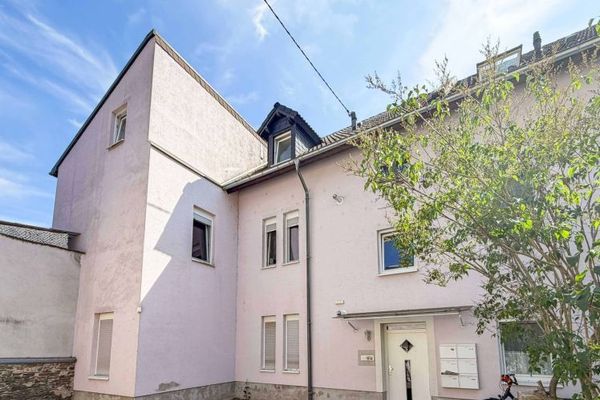 Top-Gelegenheit für Kapitalanleger: Attraktives Immobilienensemble mit 4 Häusern und 10 Einheiten