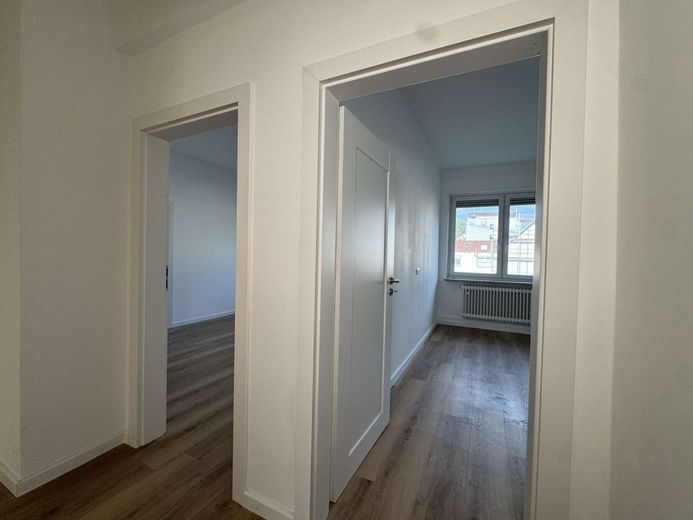 Helle frisch sanierte 2,5 Zimmer Wohnung in Bestlage von Wattenscheid - direkt am Aldi &amp; Netto – Flur (1)