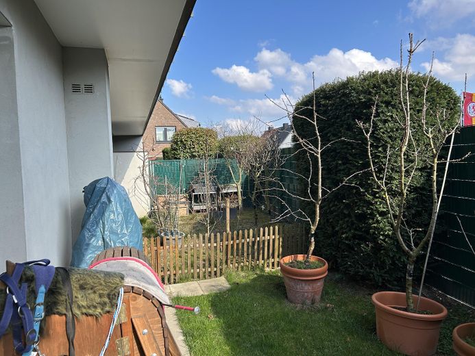 Besondere Kapitalanlage mit Eigennutzungsoption – Haus-im-Haus und fünf Mietwohnungen – Garten hinten/Obstgarten