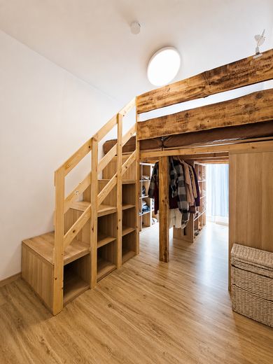 Modernes 217-m²-Familienhaus mit 8 Zimmern, PV-Speicher, Wallbox, Solar & großem Garten – Foto 18