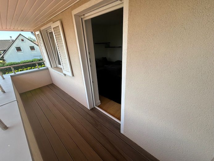 Große und modern-luxuriös ausgestattete Villa im Toskana-Stil am Hamburger Stadtrand zu verkaufen – Balkon OG (aus Zimmer 3)
